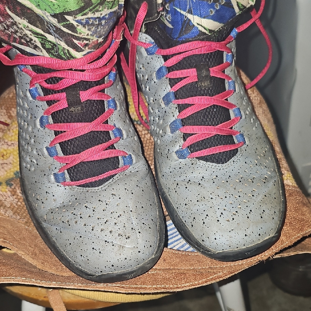 Men's Athletic Shoes with Pink Laces